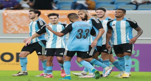 حمدي فتحي يشارك في انتصار الوكرة المثير على أم صلال في دوري نجوم قطر